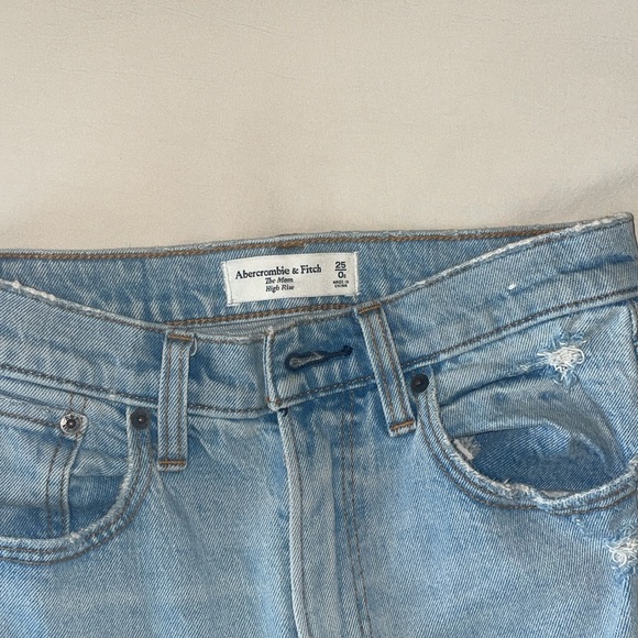 Abercrombie and fitch jeans. The mom highrise - Picture 4 of 6